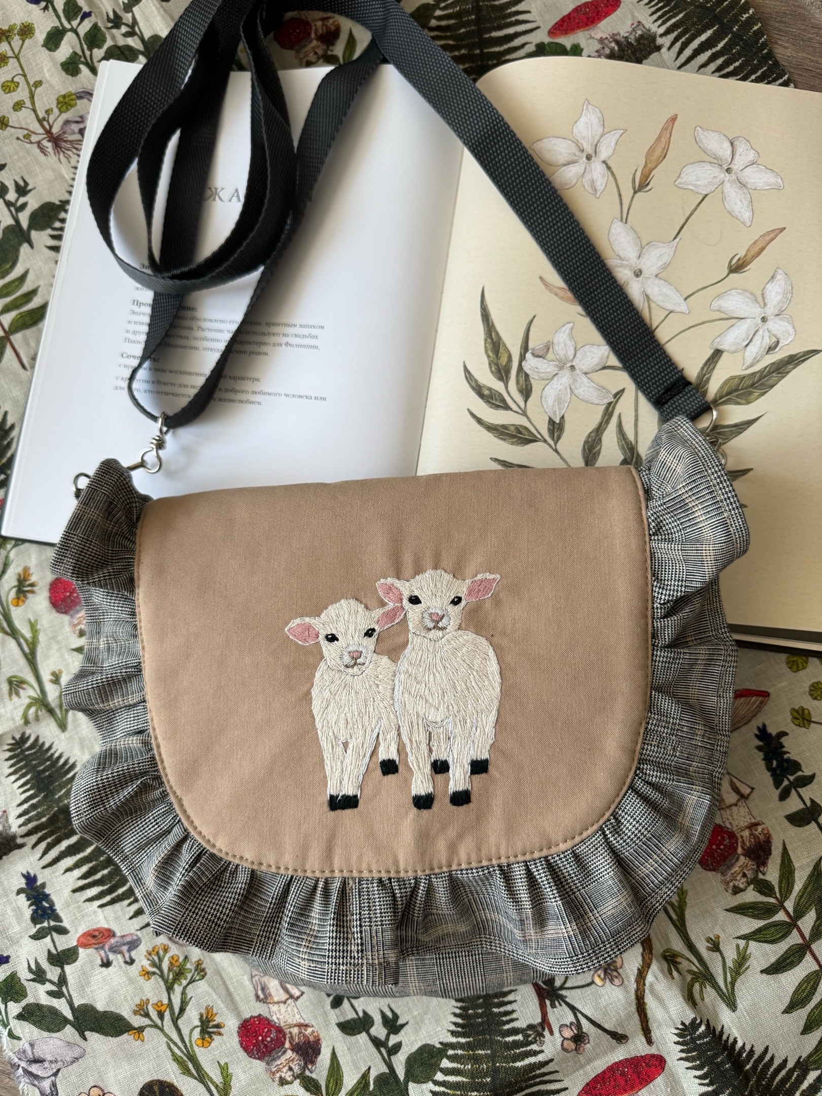 bags with embroidery sheep